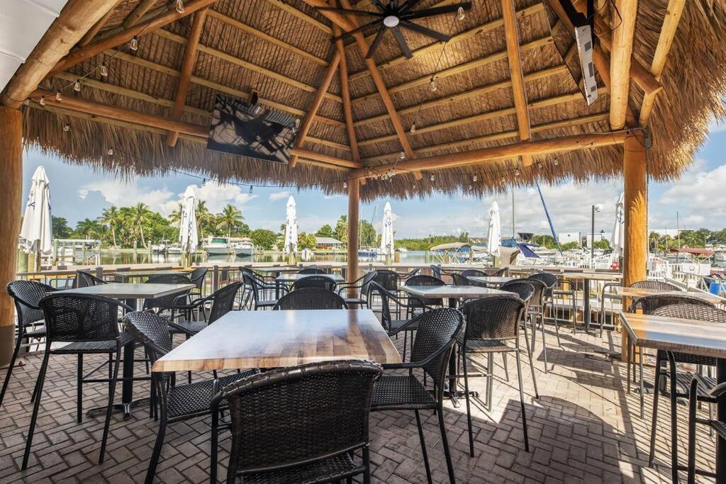Bay Breeze Aparthotel South Bradenton Екстериор снимка