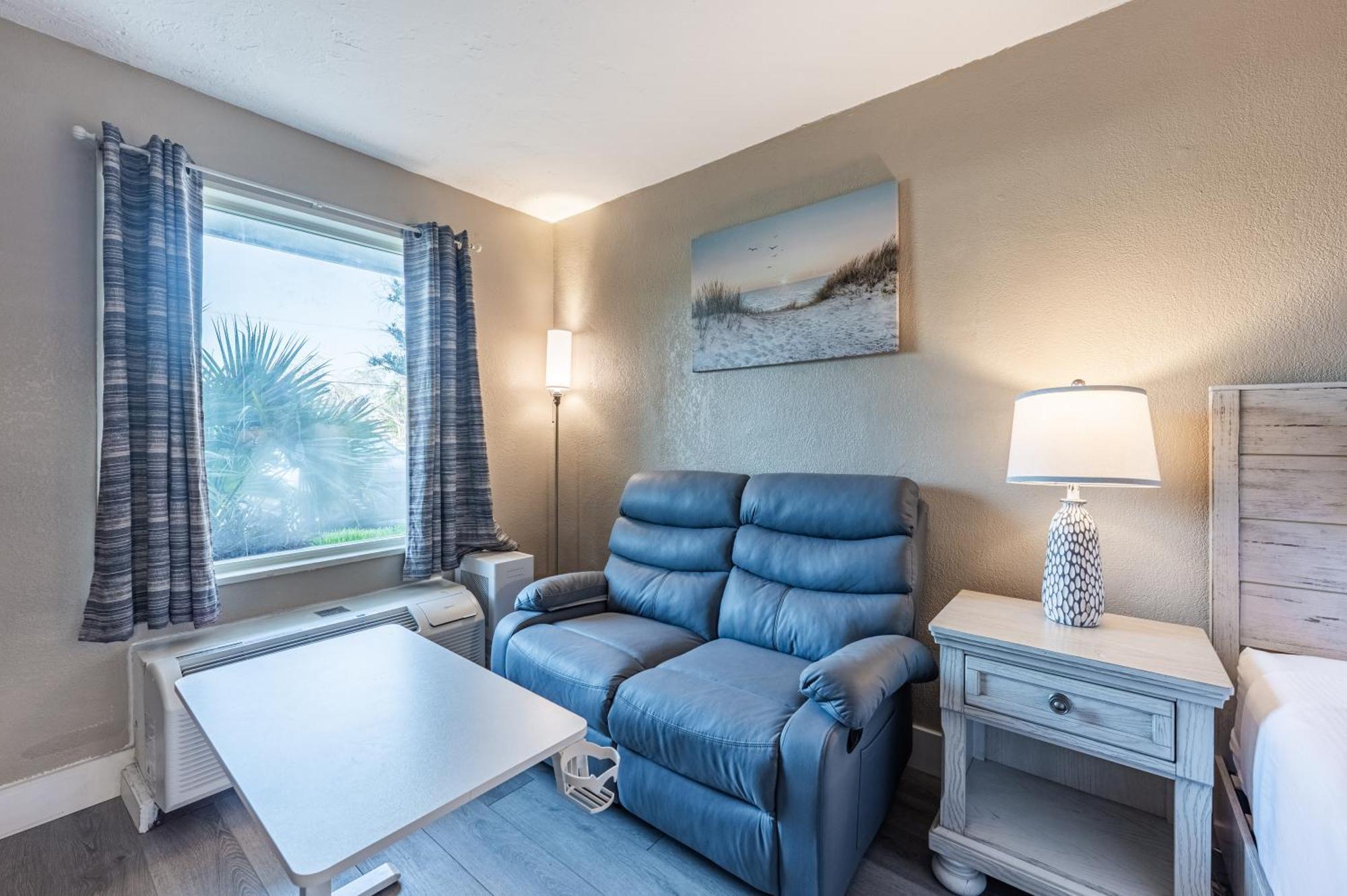 Bay Breeze Aparthotel South Bradenton Екстериор снимка